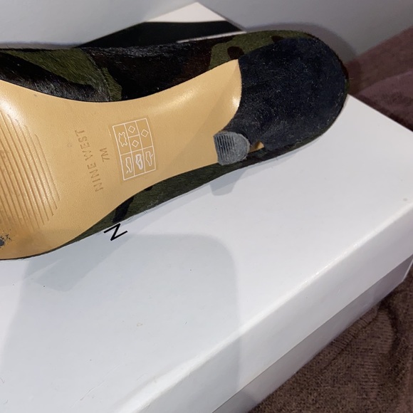 Sexy!!! Classic Army Inspired Size 7 Heels - Worn 2x - Picture 4 of 4